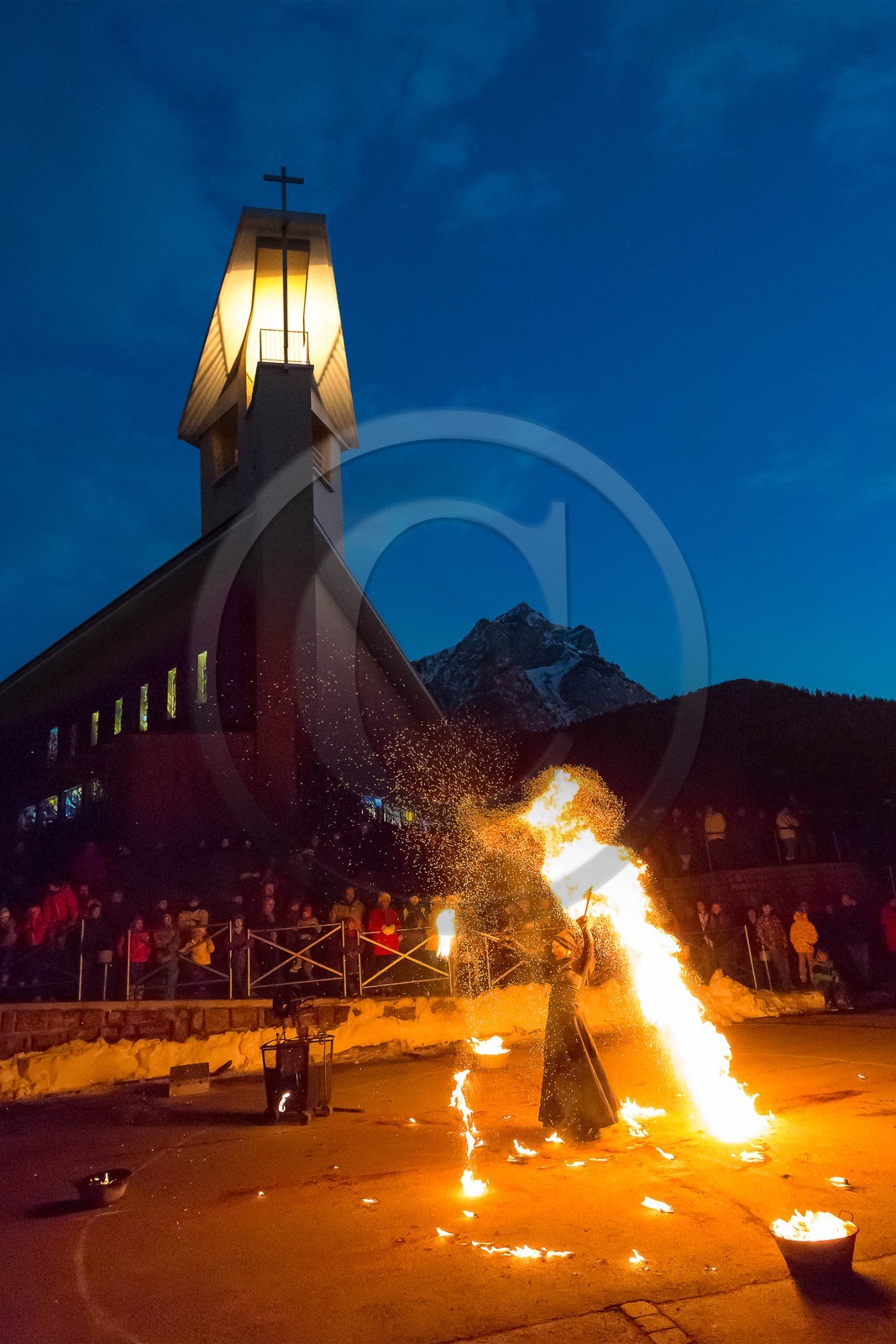 Lac de Serre-Ponçon, Savines-le-Lac, spectacle  Neige de Feu