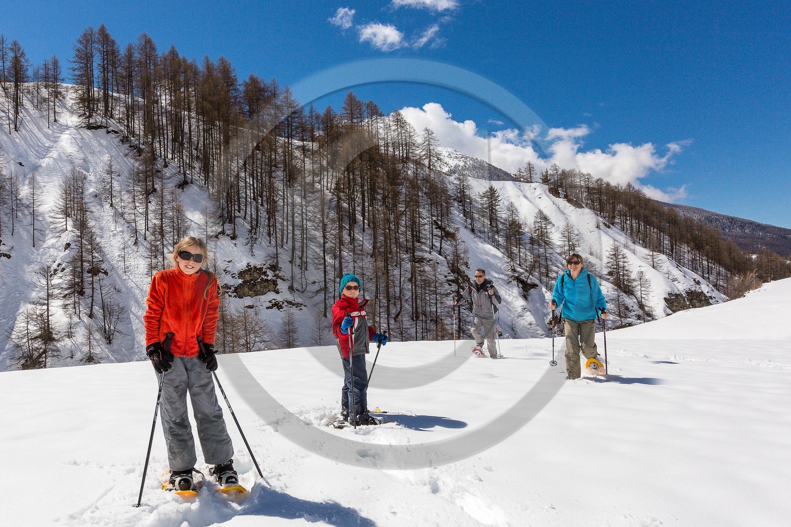 Crévoux, randonnée famille en raquettes à neige