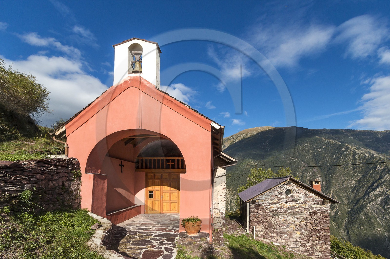 Roure, Chapelle Notre Dame des Grâces