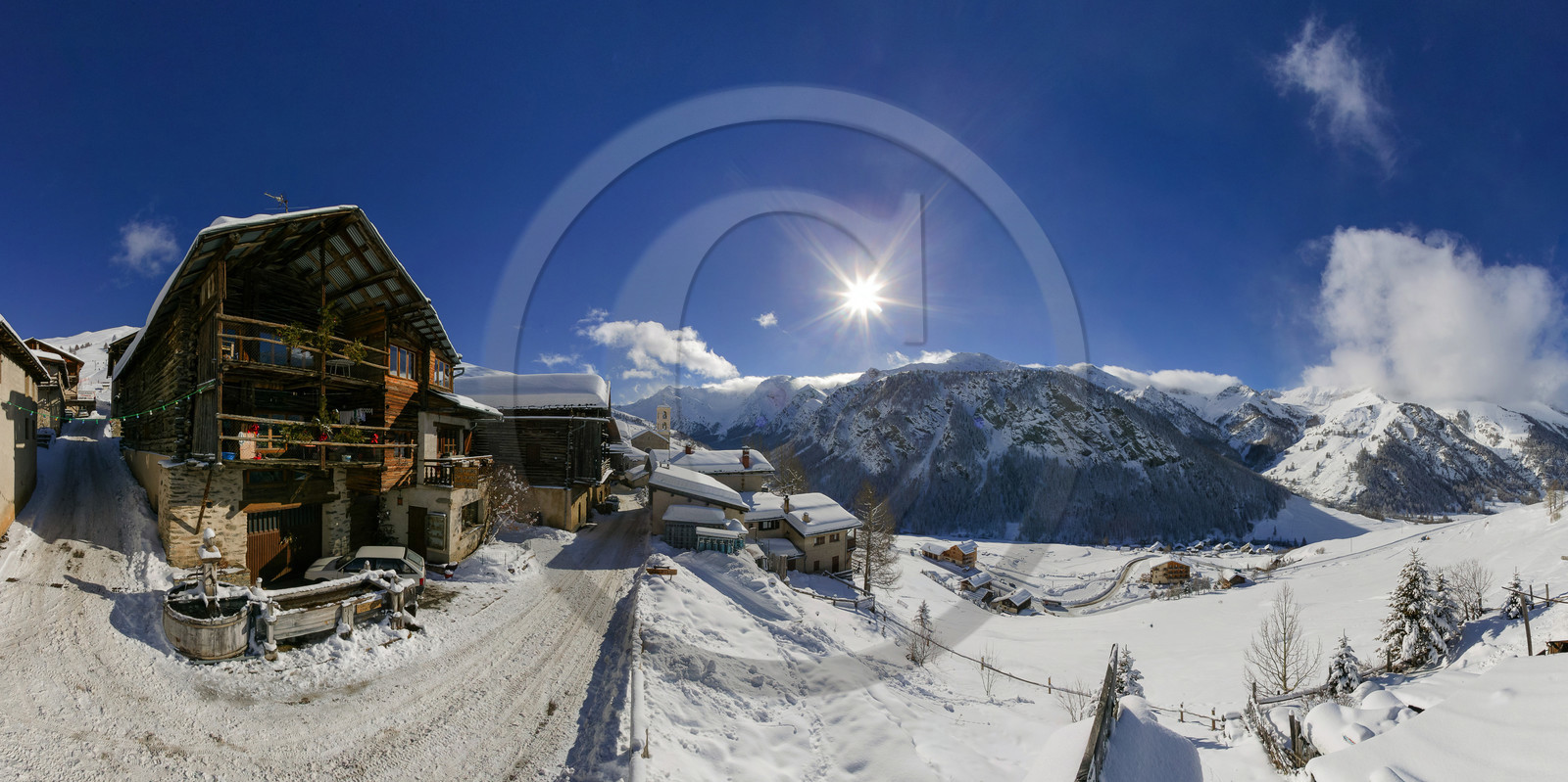 Saint-Véran, 2 042 m d'altitude,  plus haute commune  d'Europe