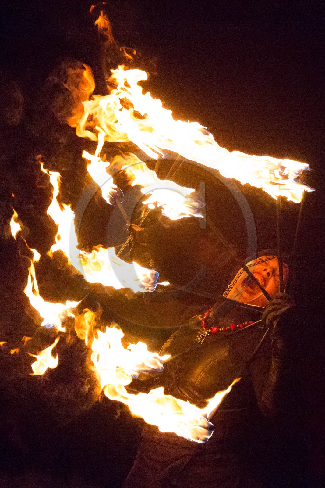 Lac de Serre-Ponçon, Savines-le-Lac, spectacle  Neige de Feu