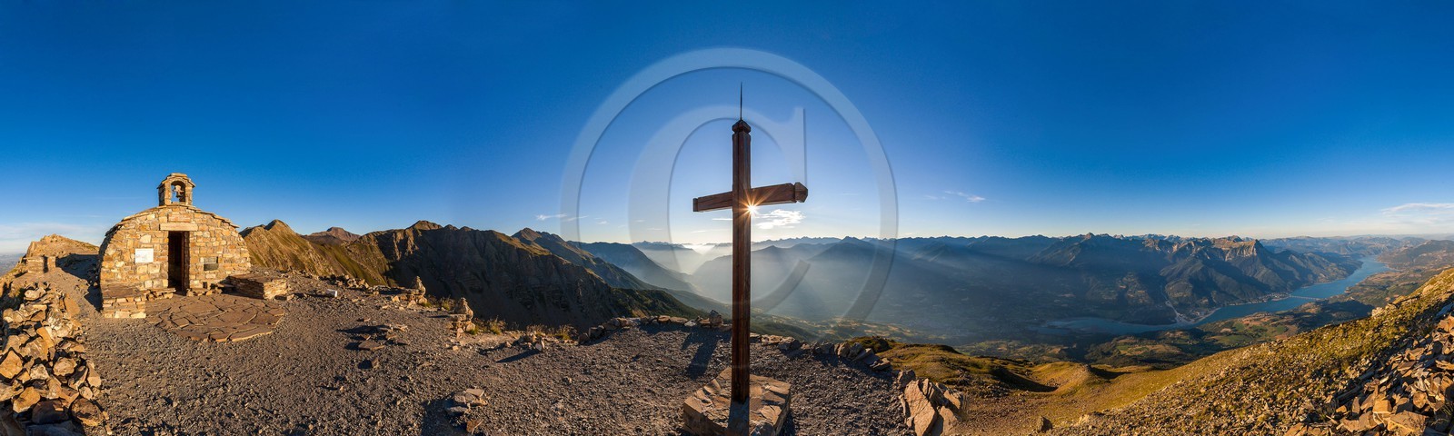 Lac de Serre-Ponçon, Chapelle du Mont Guillaume (2 552 mètres d'altitude)