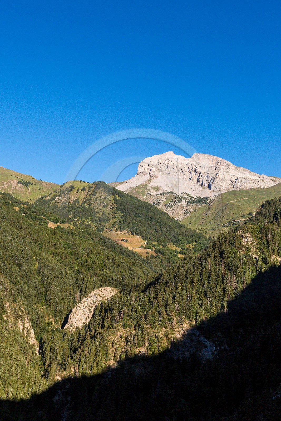 Vallée de l'Ubaye, du col d'Allos, la Grande Séolane