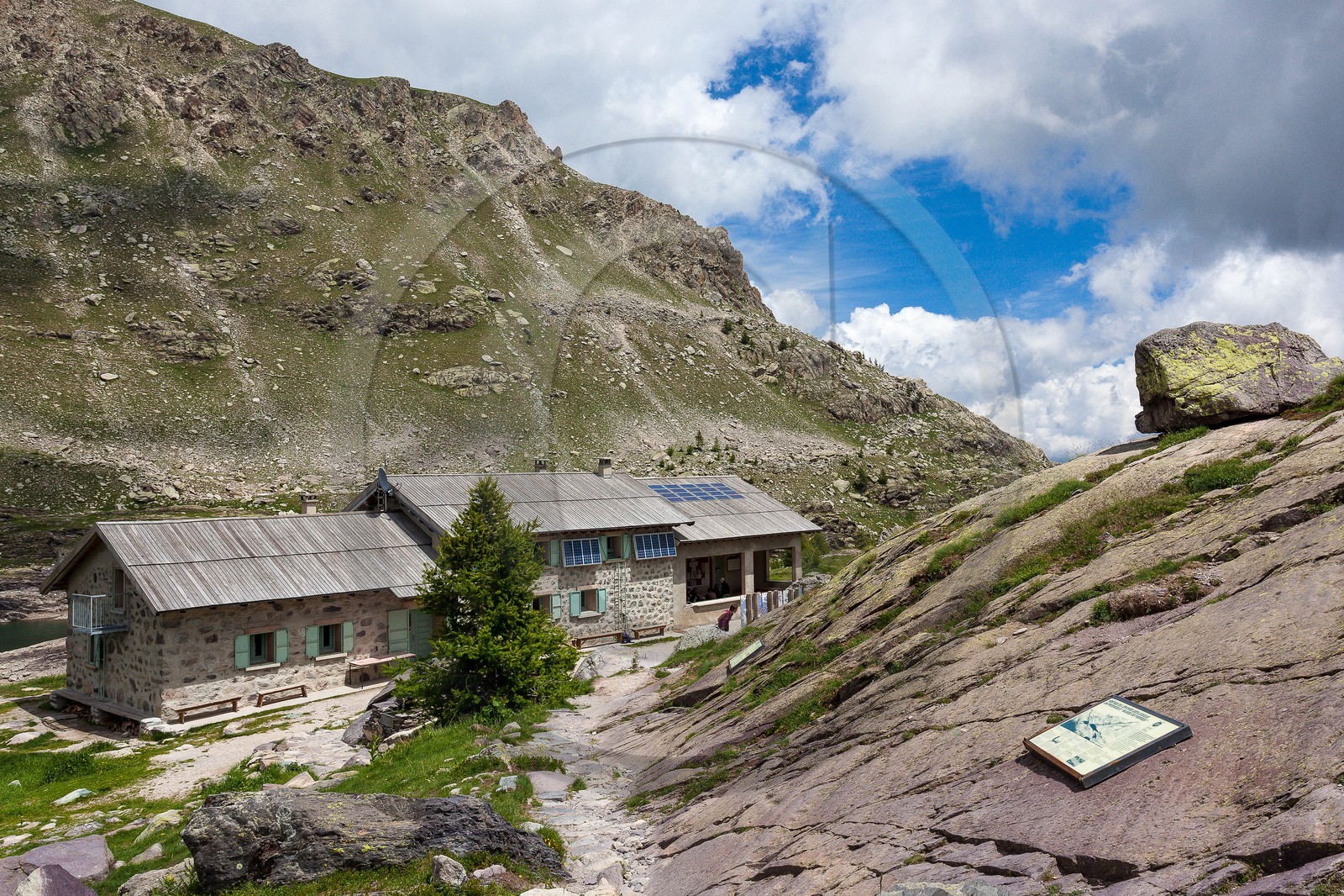 Refuge des Merveilles, Refuge gardé, altitude 2130