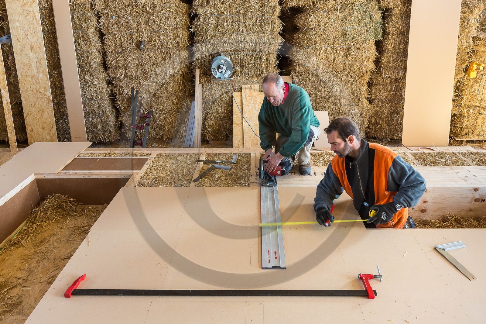 Constructeur de maison en paille