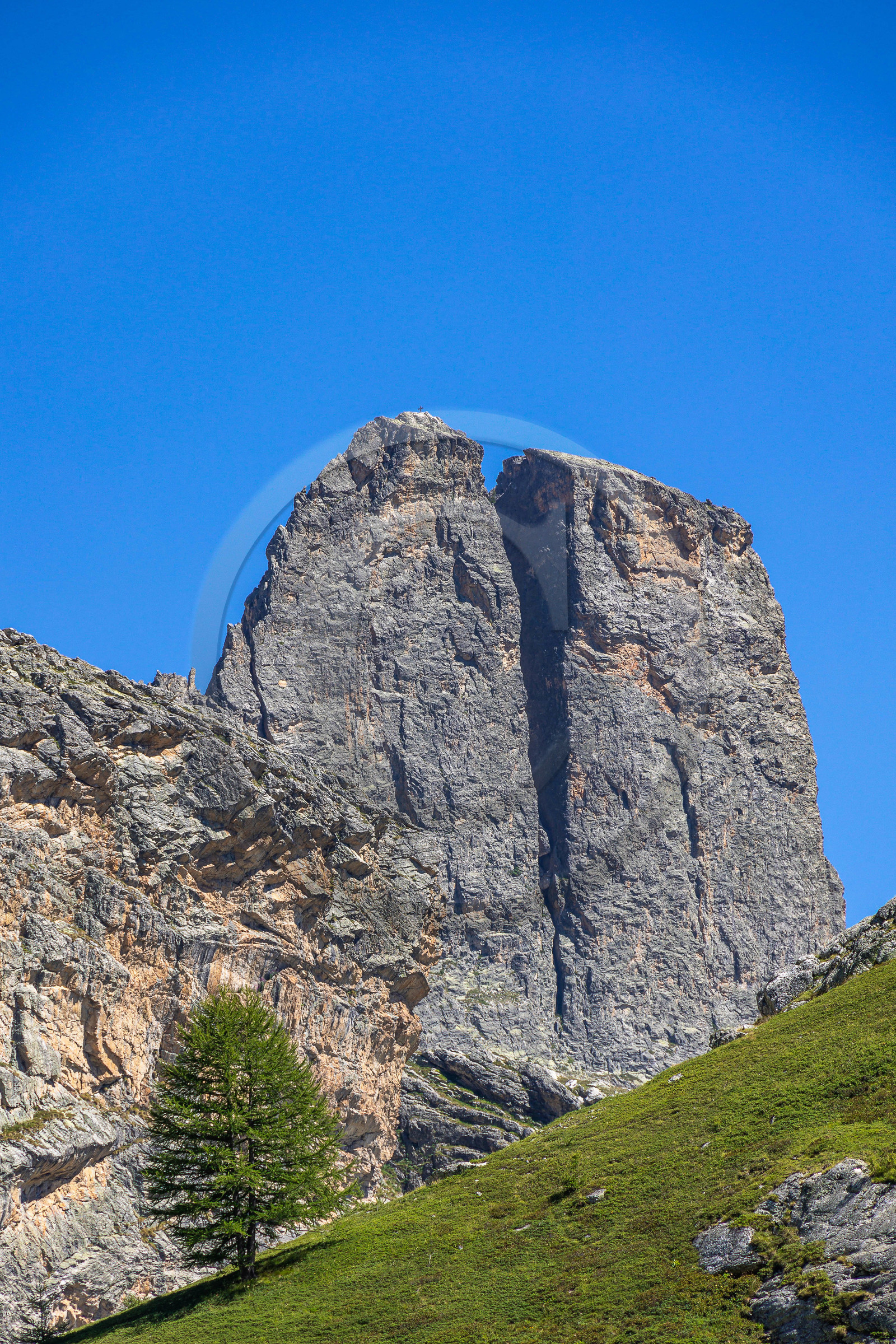 Valle Maira, Monte Castello