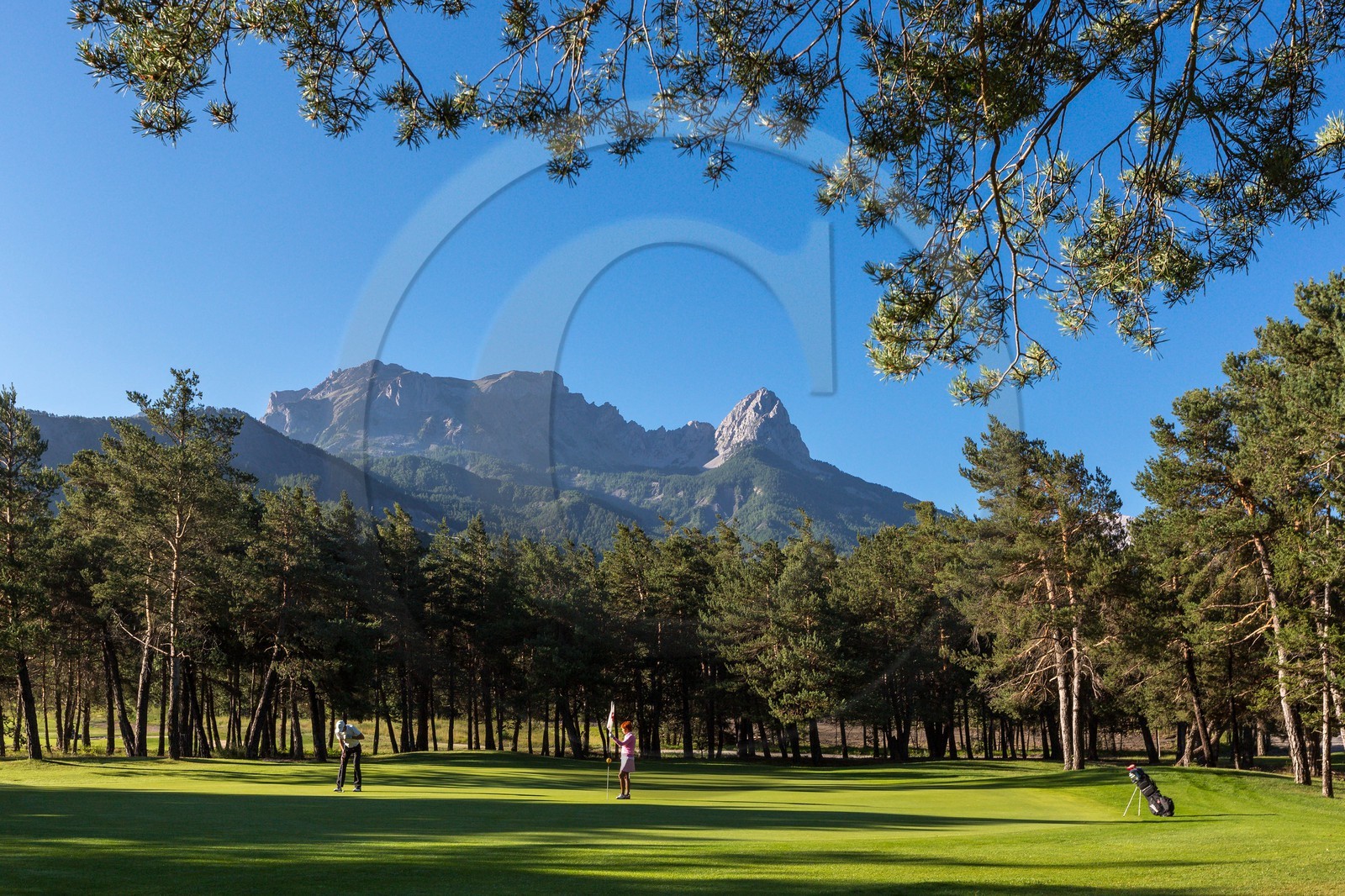 Barcelonnette, Golf de Bois-Chenu