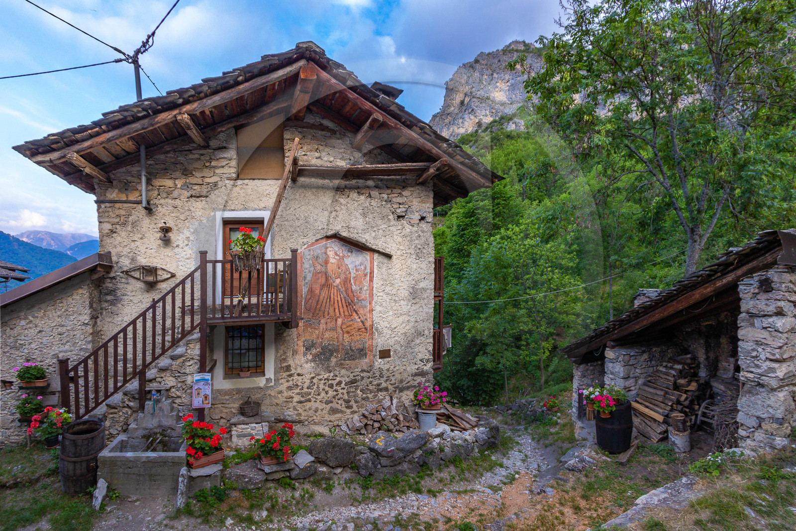 Valle Maira, Macra, Camoglieres