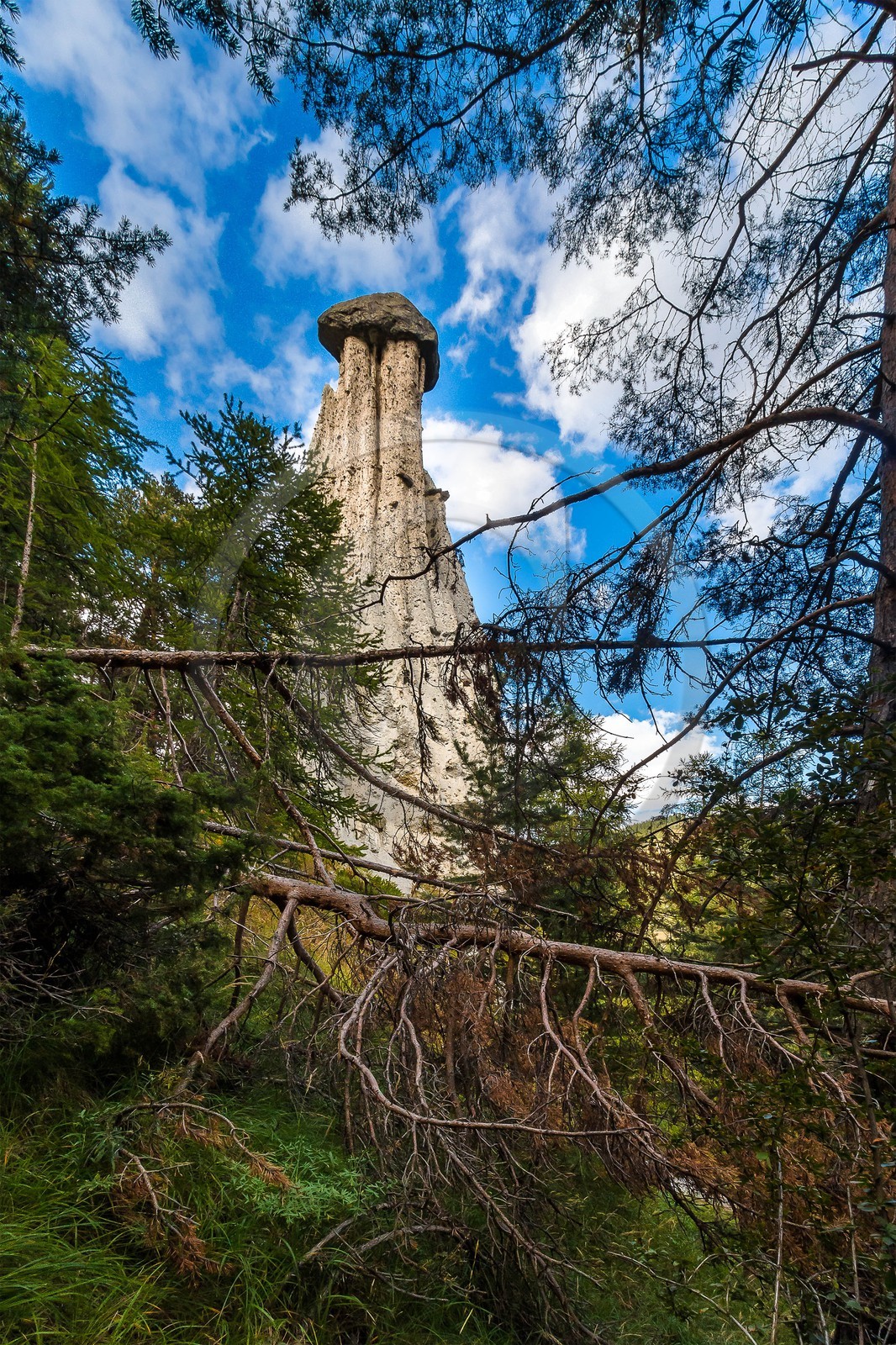 Molines-en-Queyras, demoiselle coiffée, cheminée de fée