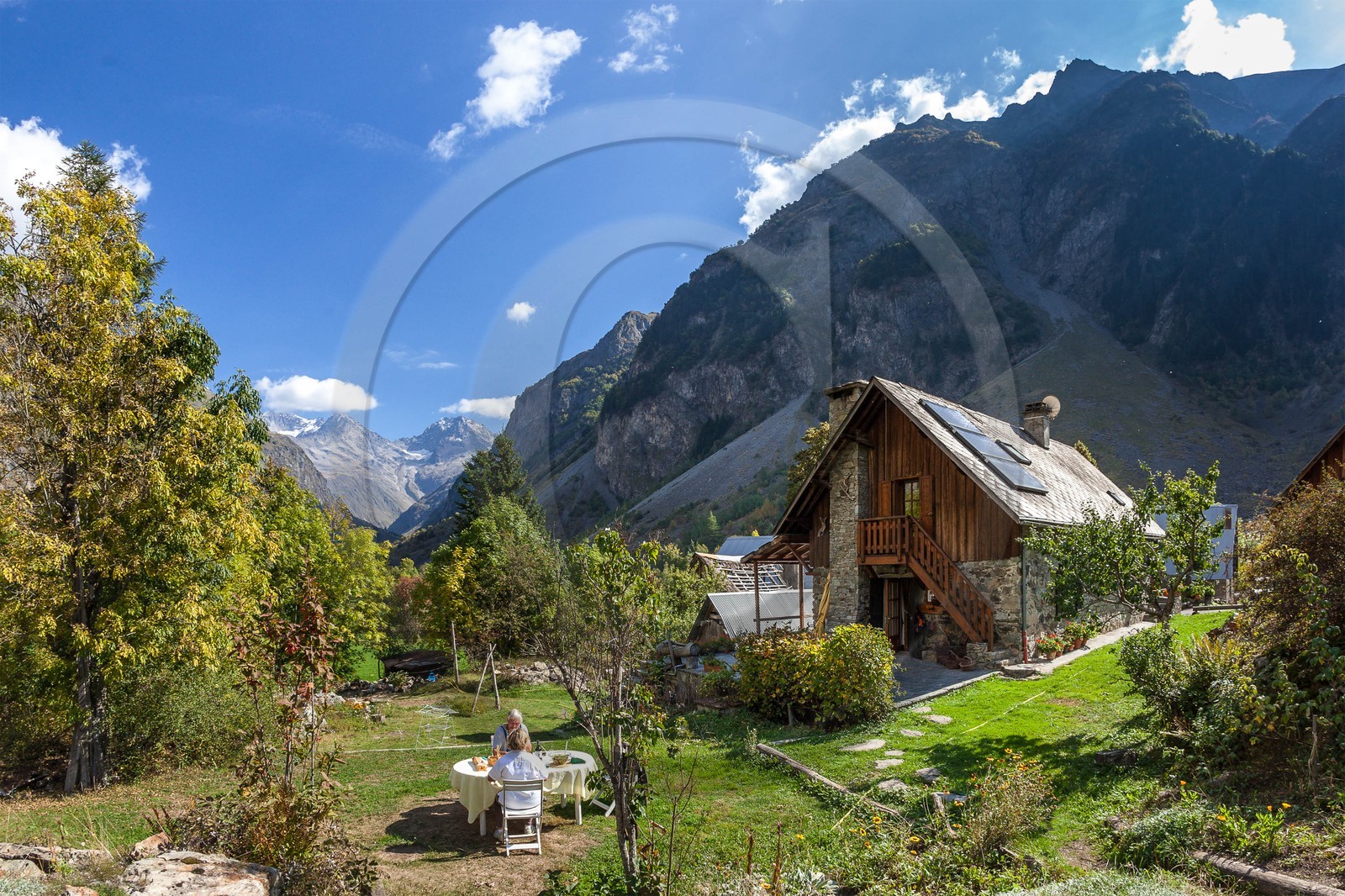 Vallée du Valgaudemar, La Chapelle-en-Valgaudemar,  Gîte d'étape du Casset