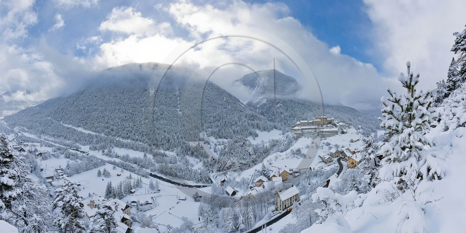 Fort Queyras, Château-Queyras
