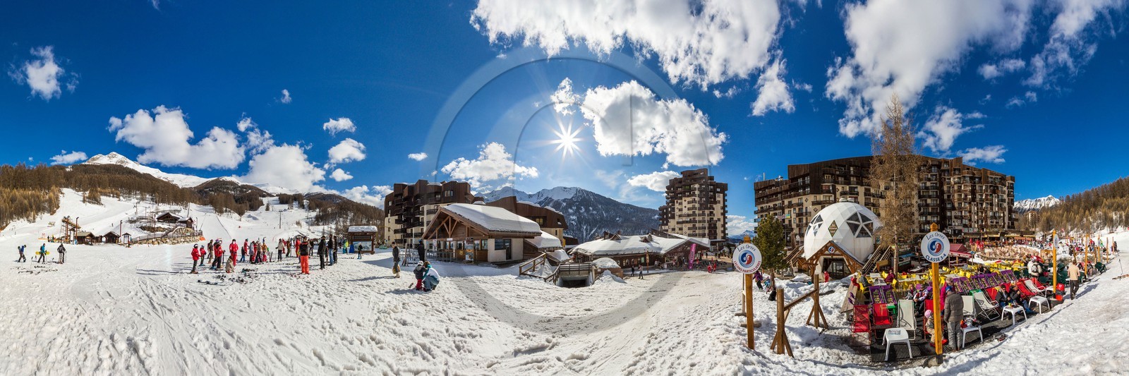 Les Orres, centre station 1650