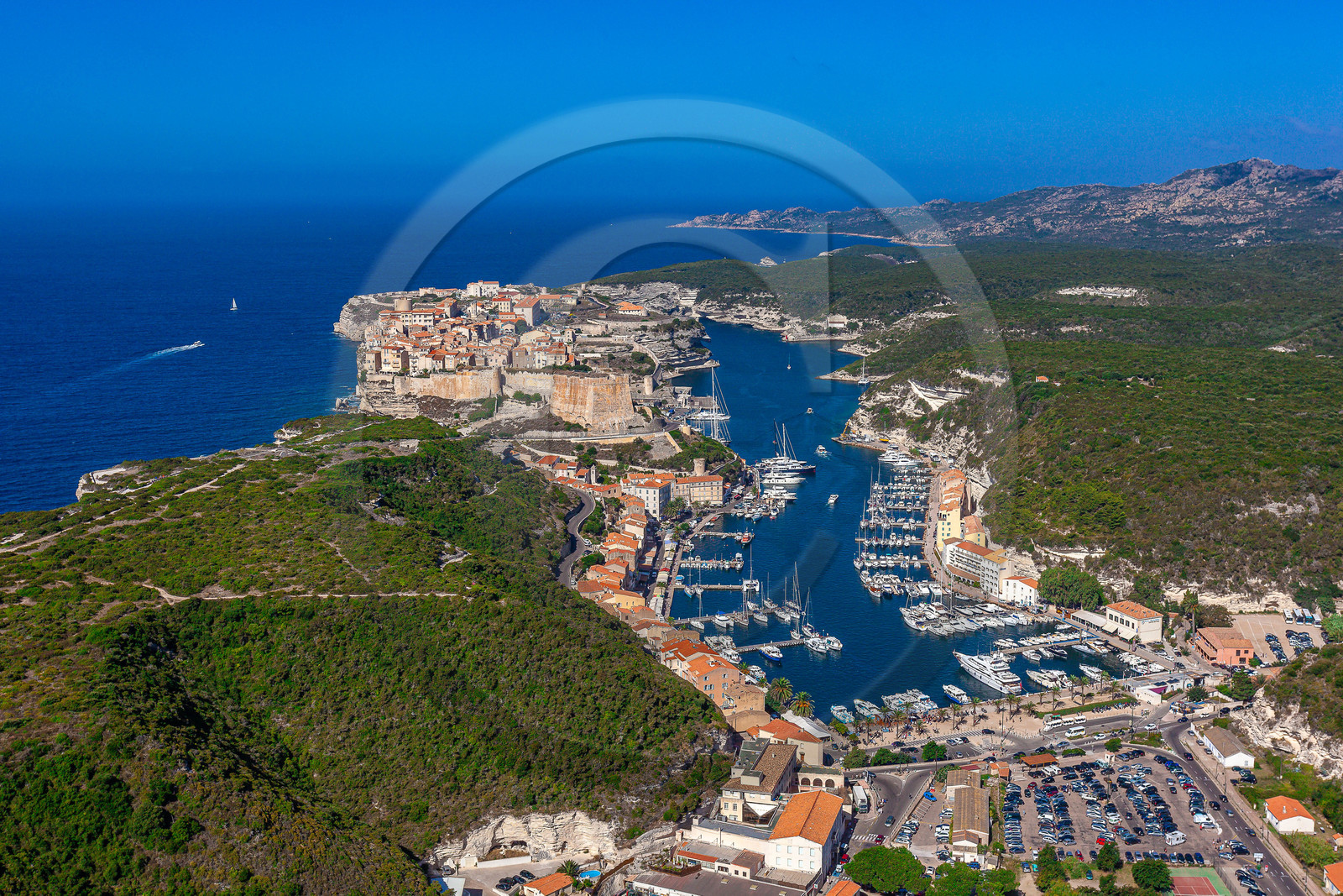 La citadelle et le port de Bonifacio