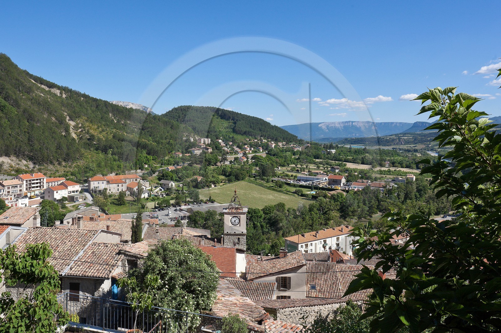 vallée du Buech, village de Serres