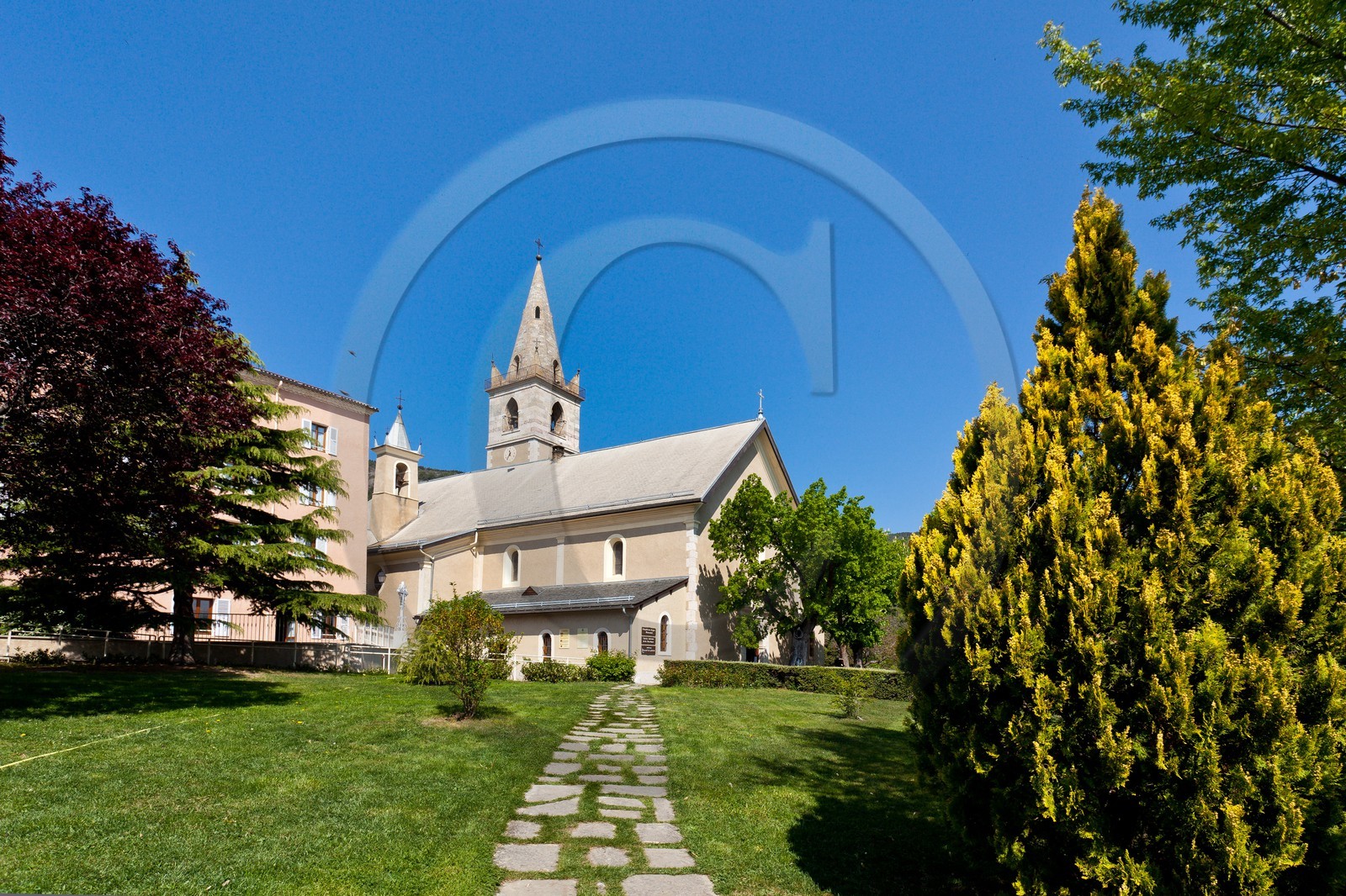 Sanctuaire de Notre-Dame du Laus, la basilique