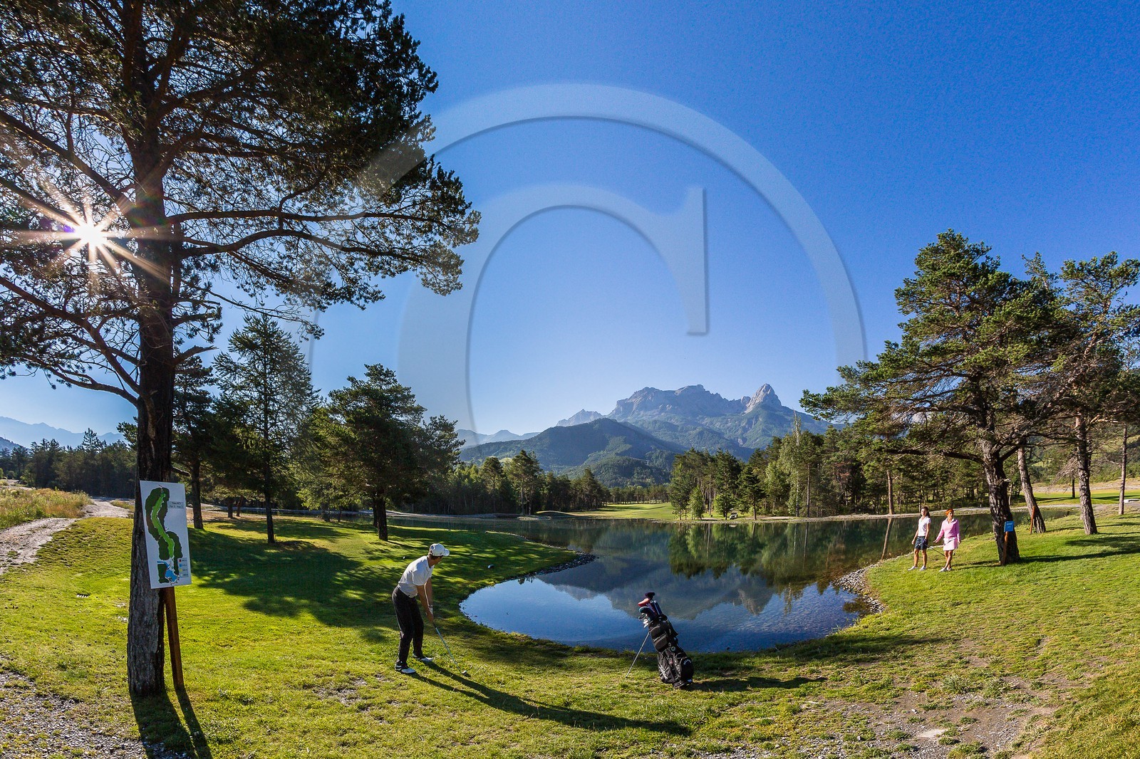 Barcelonnette, Golf de Bois-Chenu