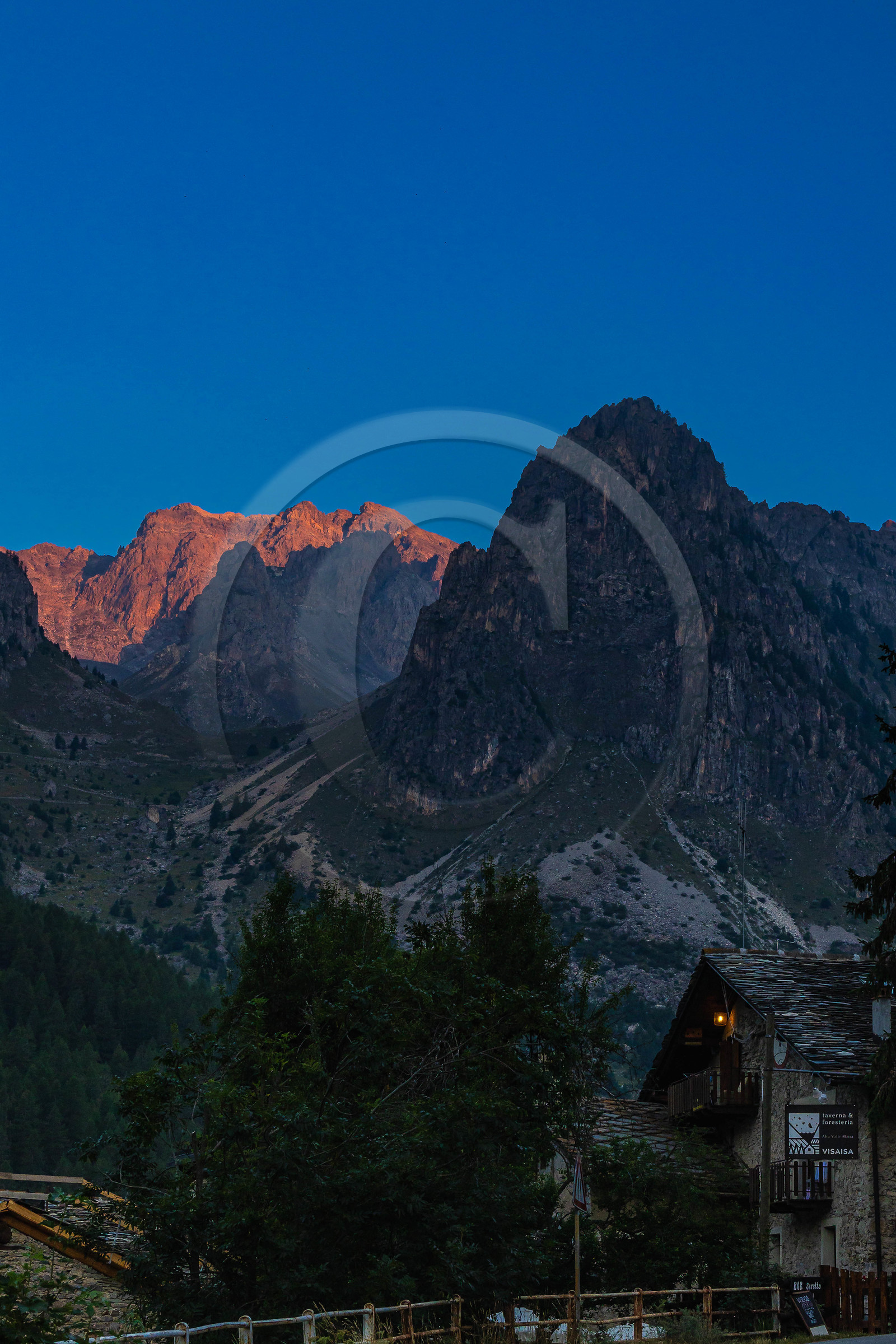 Saretto, Visaisa Taverna & Foresteria