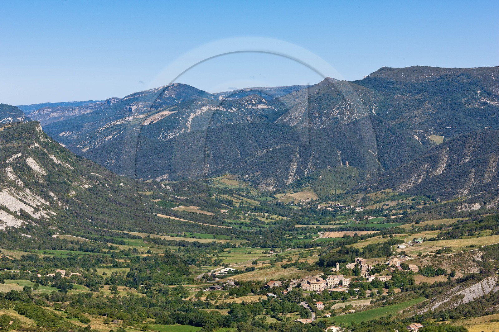 Vallée de l'Oule, village de Montmorin du Col des Tourettes