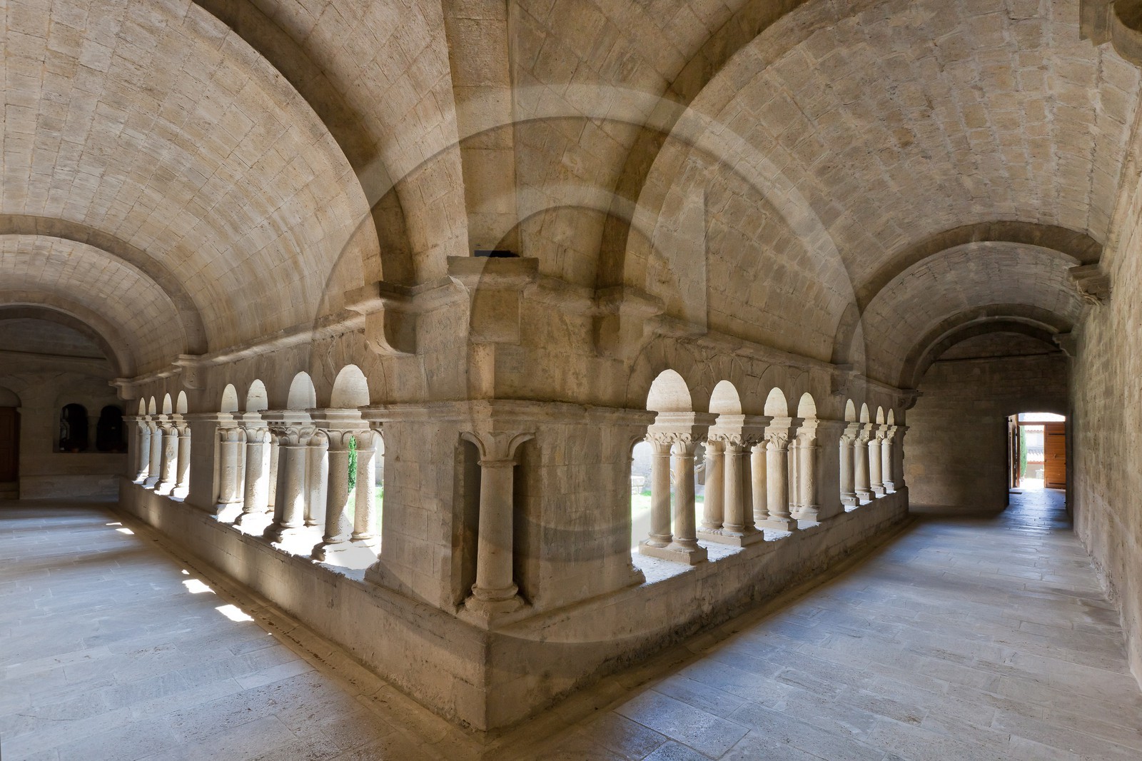 Prieuré Notre-Dame de Ganagobie,  cloître roman