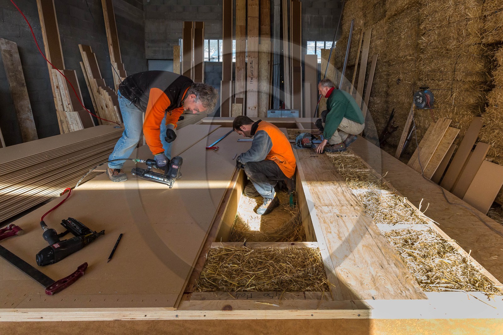 Constructeur de maison en paille