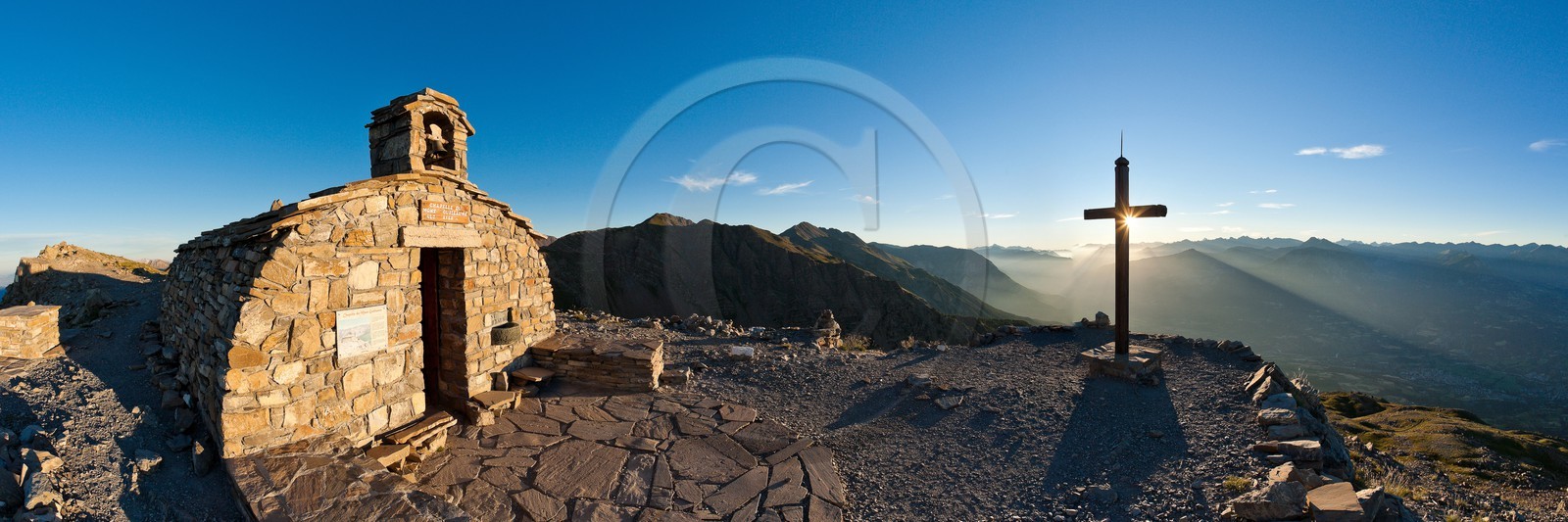 Lac de Serre-Ponçon, Chapelle du Mont Guillaume (2 552 mètres d'altitude)