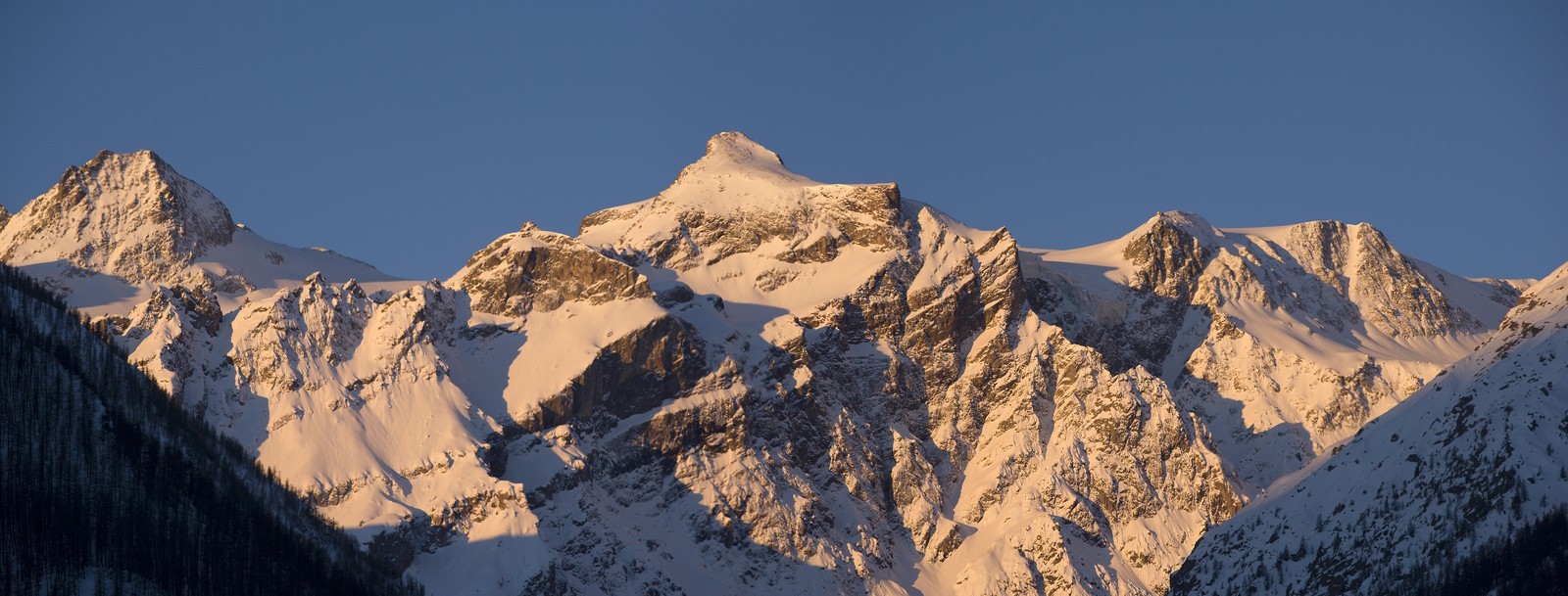 Le dôme du Mônetier (3 404 mètres) est un sommet du massif des Écrins