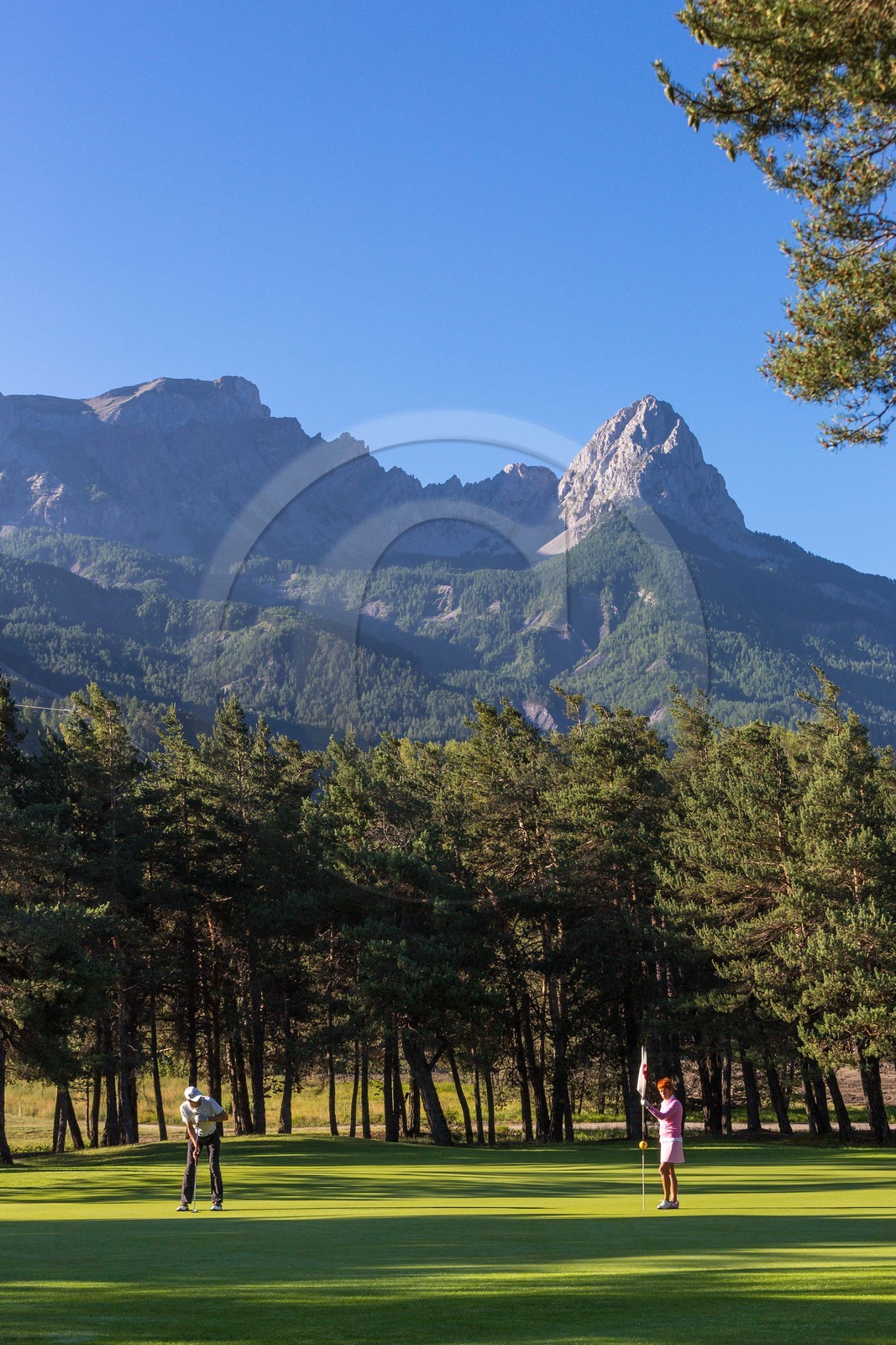 Barcelonnette, Golf de Bois-Chenu