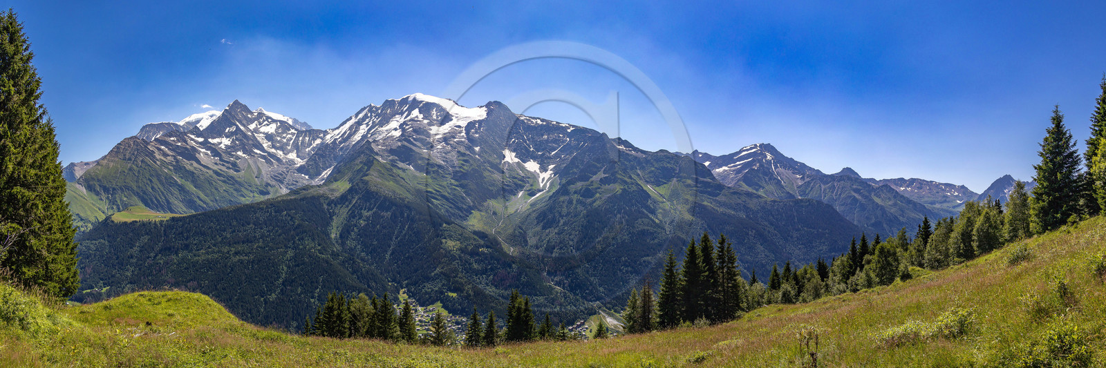 Val Montjoie et le massif du Mont-Blanc
