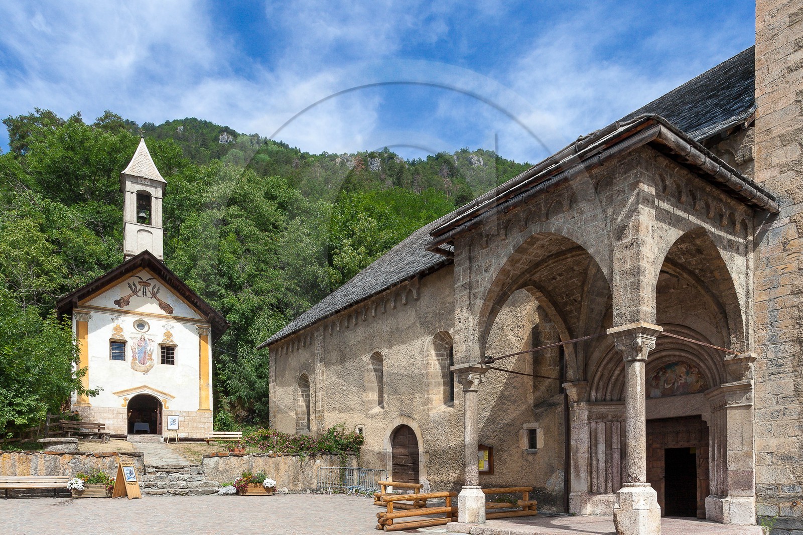 Église Saint-Étienne et Chapelle des Pénitents