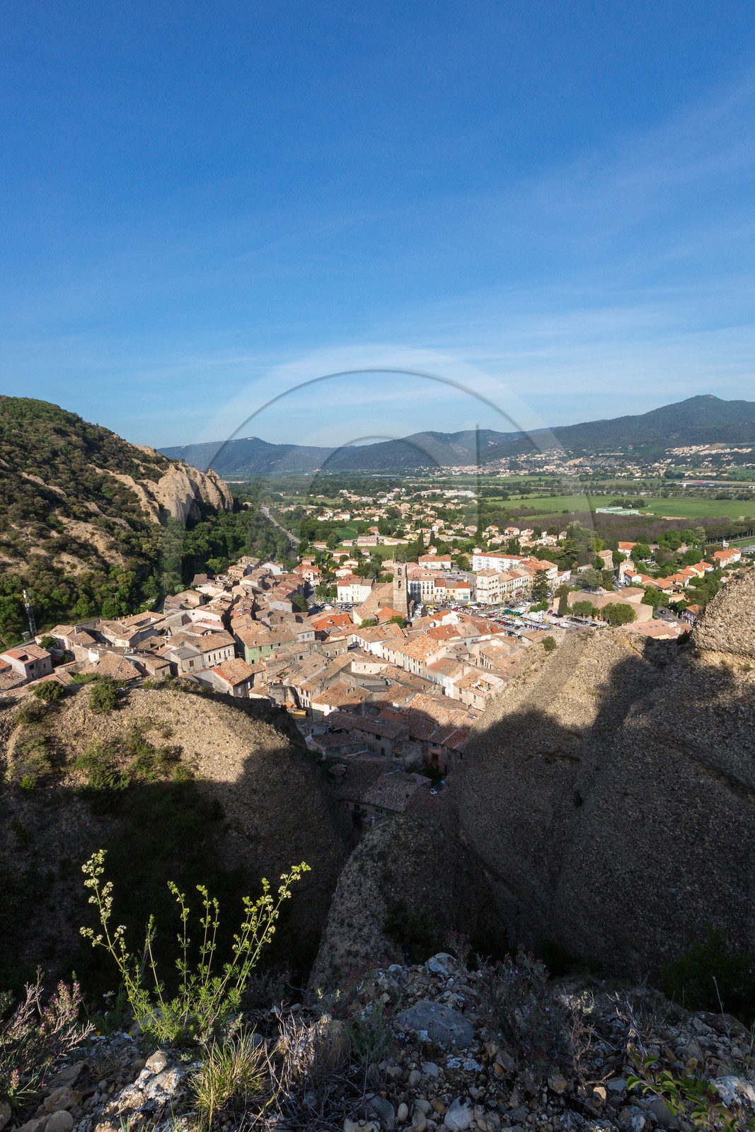 village Les Mées, Les Pénitents des Mées
