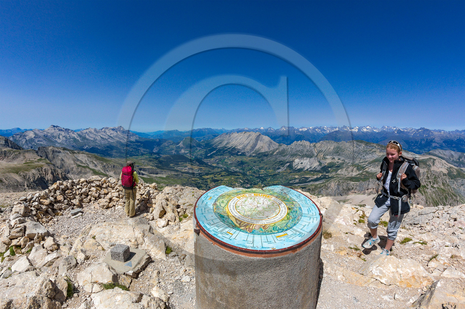Plateau de Bure, table d'orientation du Pic de Bure