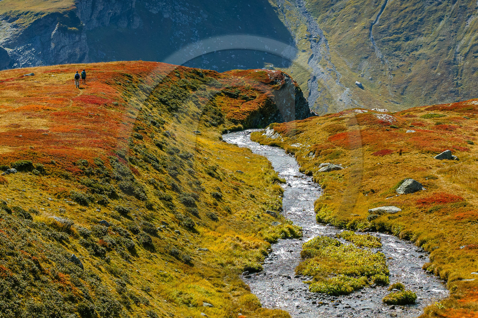 Randonnée pédestre sur le sentier des lacs Jovet