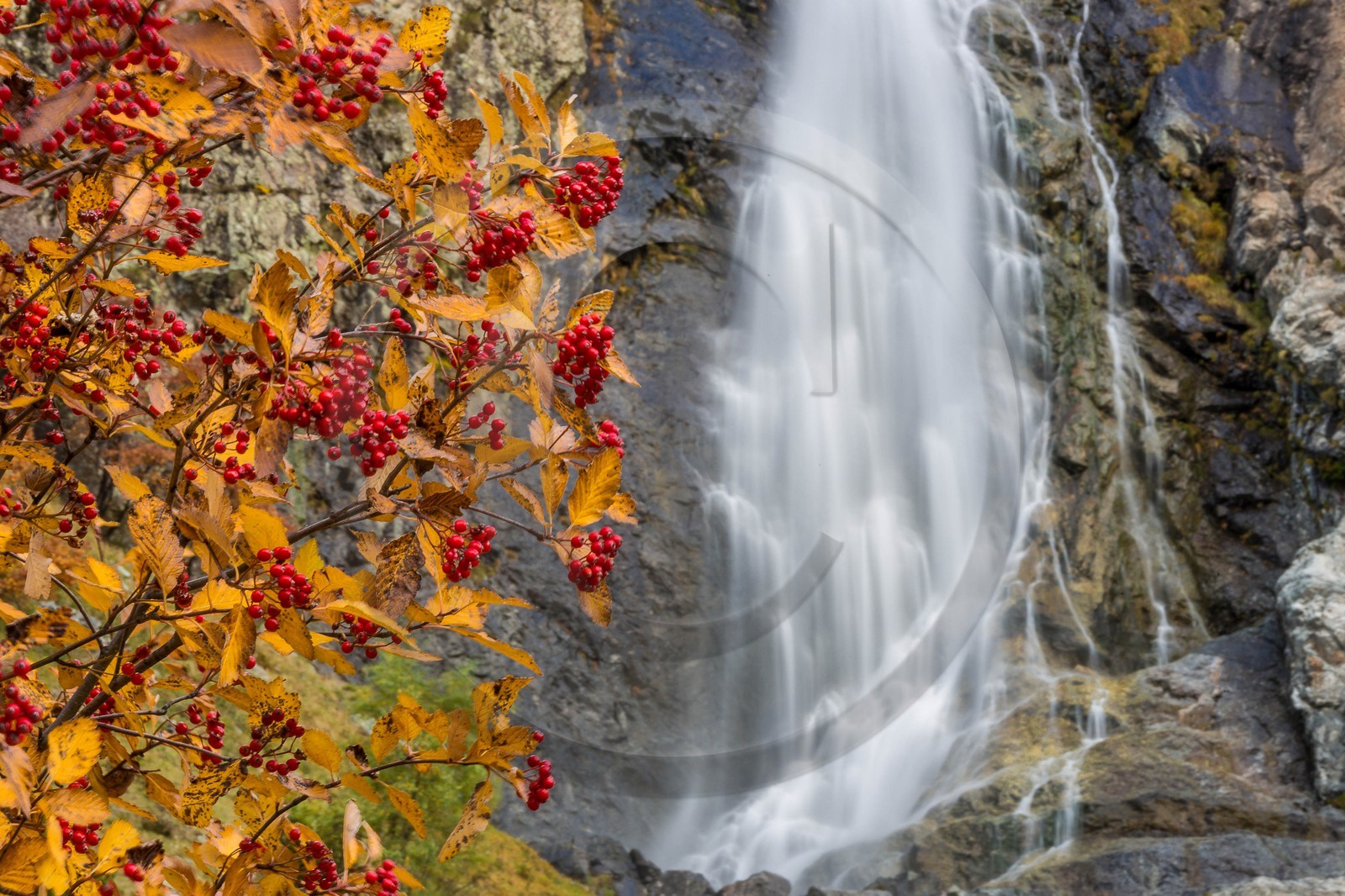Vallée de la Bonne,  Le Désert, cascade de la Pisse
