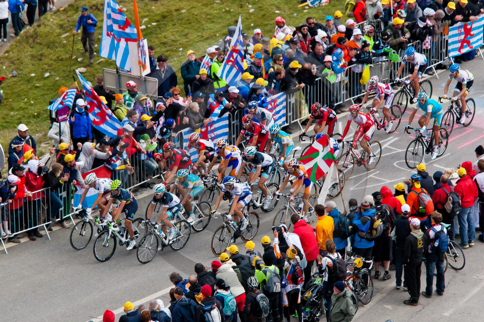 Tour de France 2011, arrivée au sommet du col du Galibier (altitude 2 6421 m)