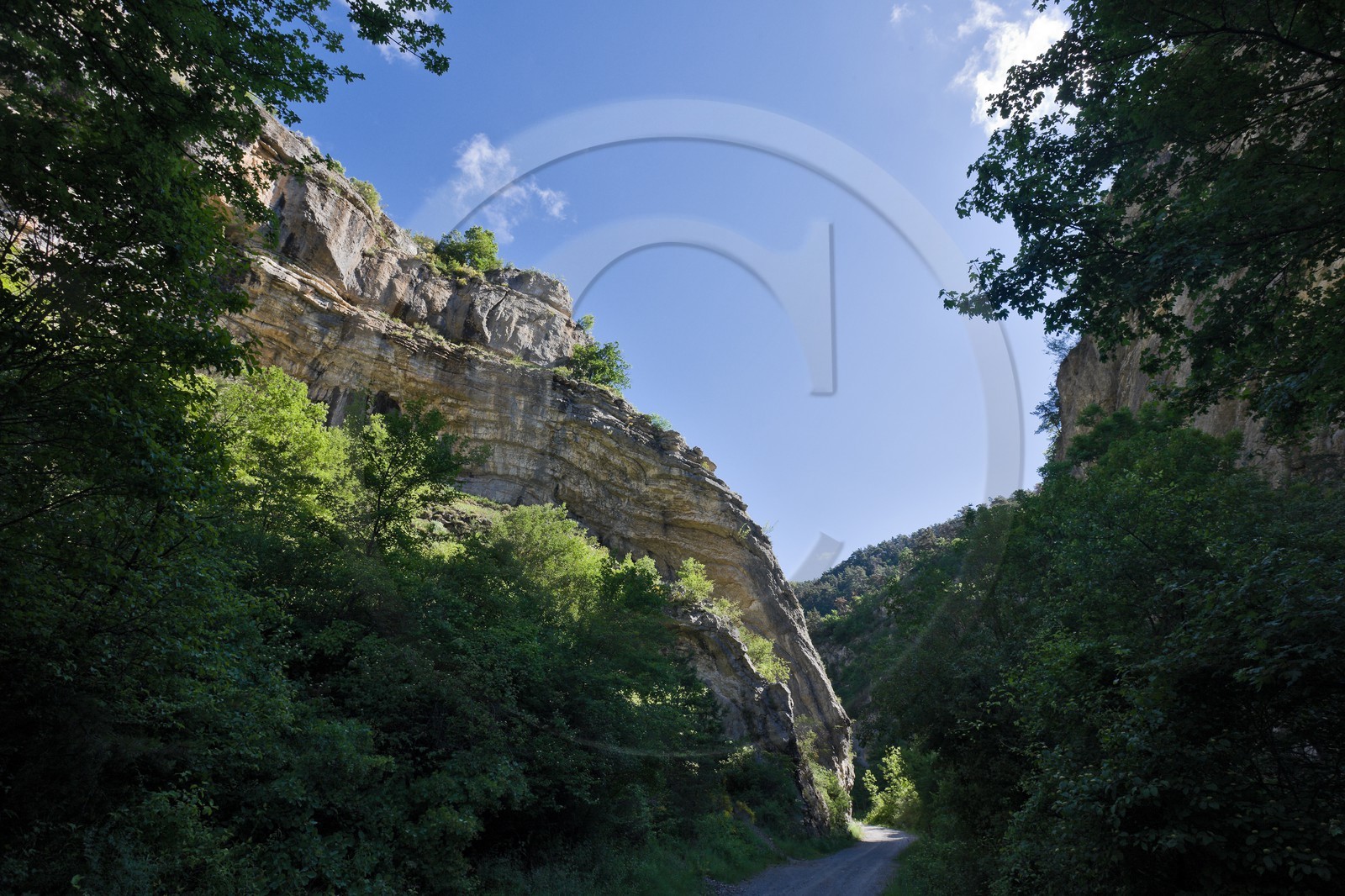 Gorges d'Agnielles, Spéléologie